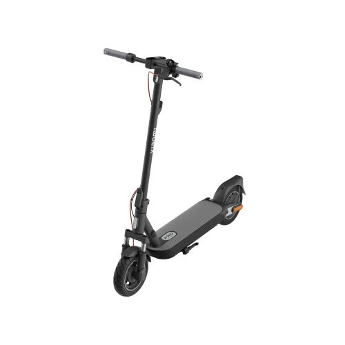 Xiaomi Electric Scooter 5 Pro hulajnoga elektryczna front z prawej strony.webp